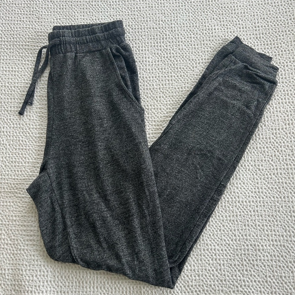 P’tula Women’s Charcoal Gray Knit Joggers